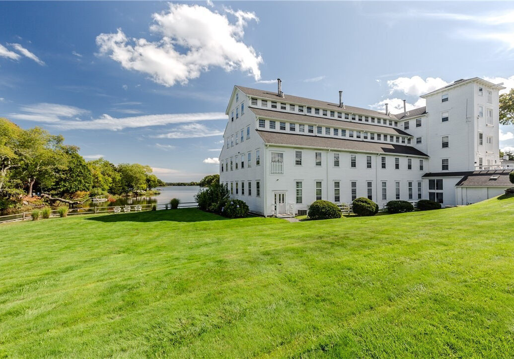 Hamilton Harbor Condominiums